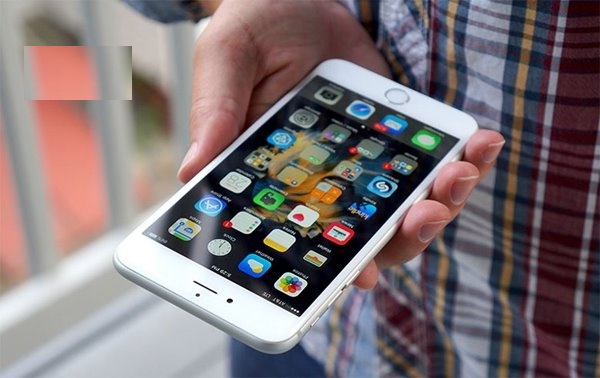 走私活动猖獗:伊朗计划取消禁售苹果iPhone】