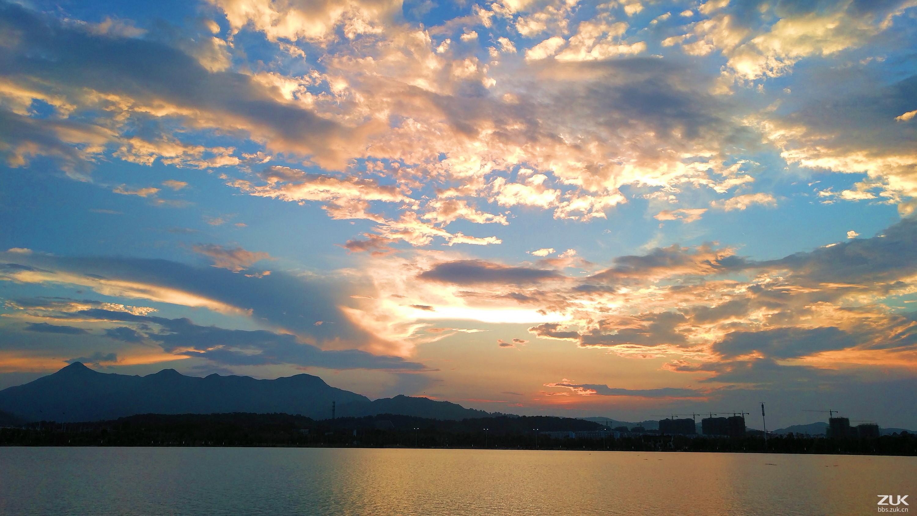 香格里拉旅游