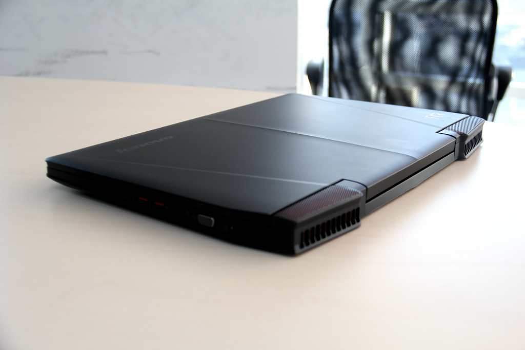 风骚外观 不羁的个性 拉风正统游戏笔记本联想拯救者-15外观分享