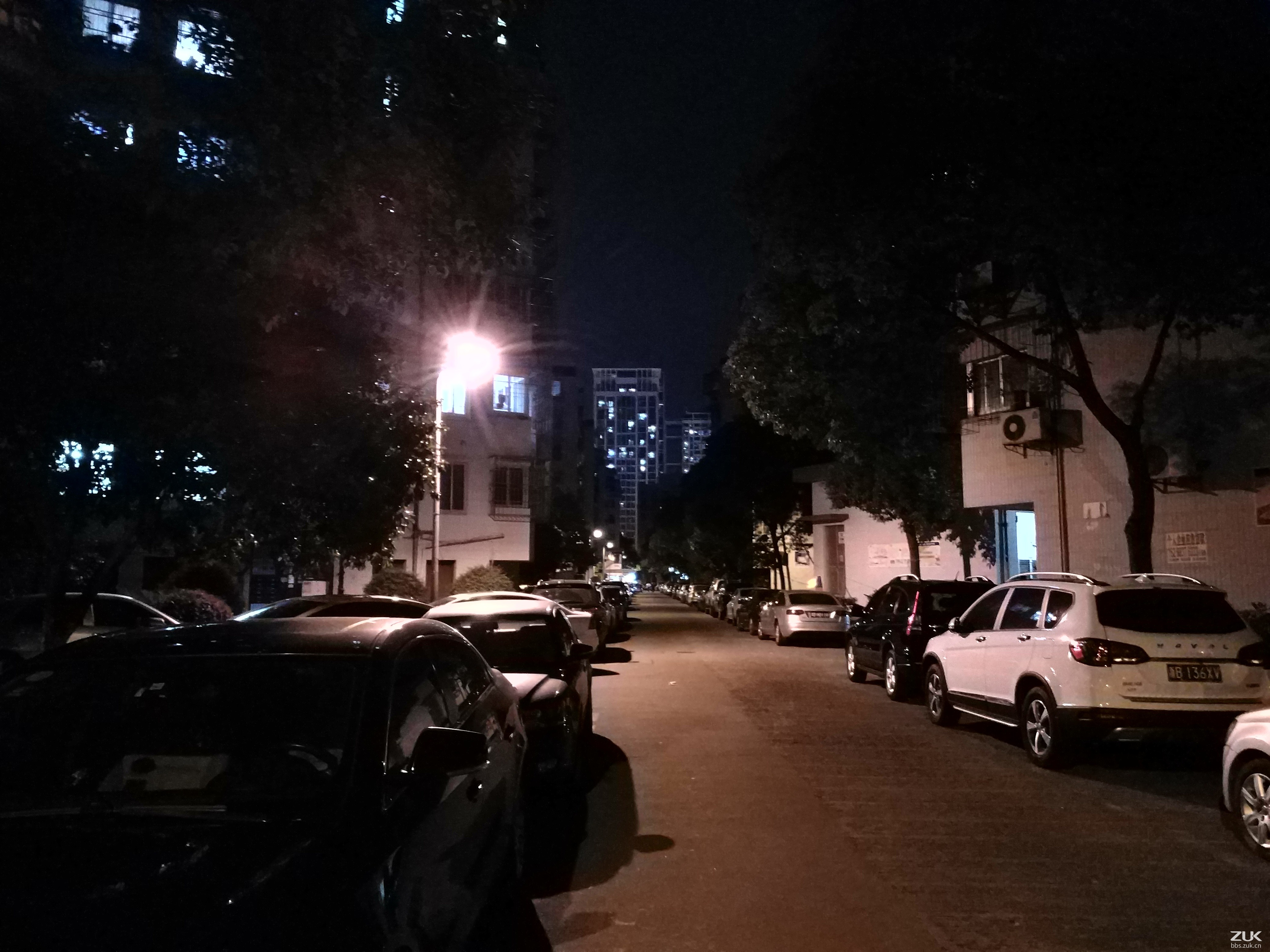 新拍了一些夜晚街道的照片 晚上或许加入其他手机的对比 - ZUK Z2 - 联想社区 - Powered by Discuz!