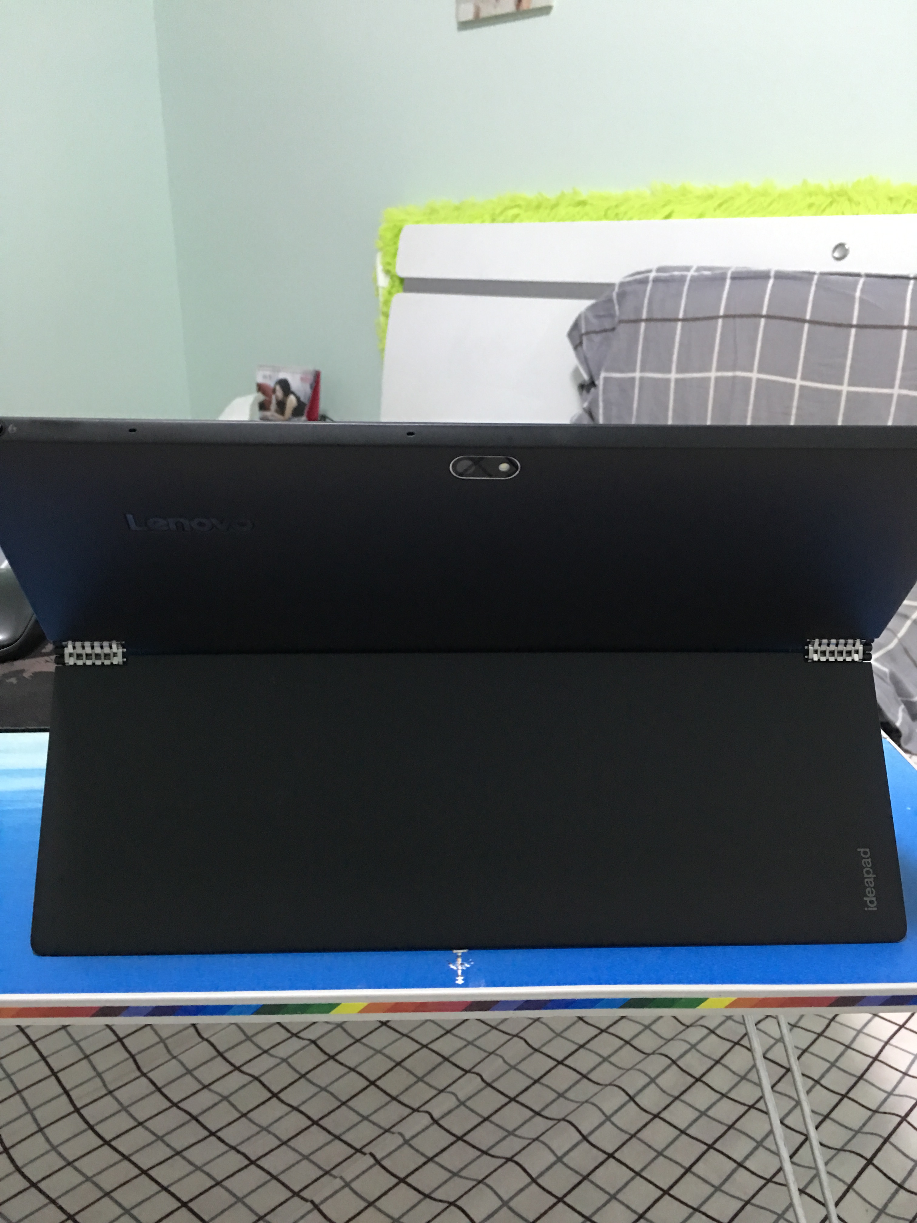 经过6月份一次偶然在京东的闲逛,遇到了联想二合一笔记本miix4