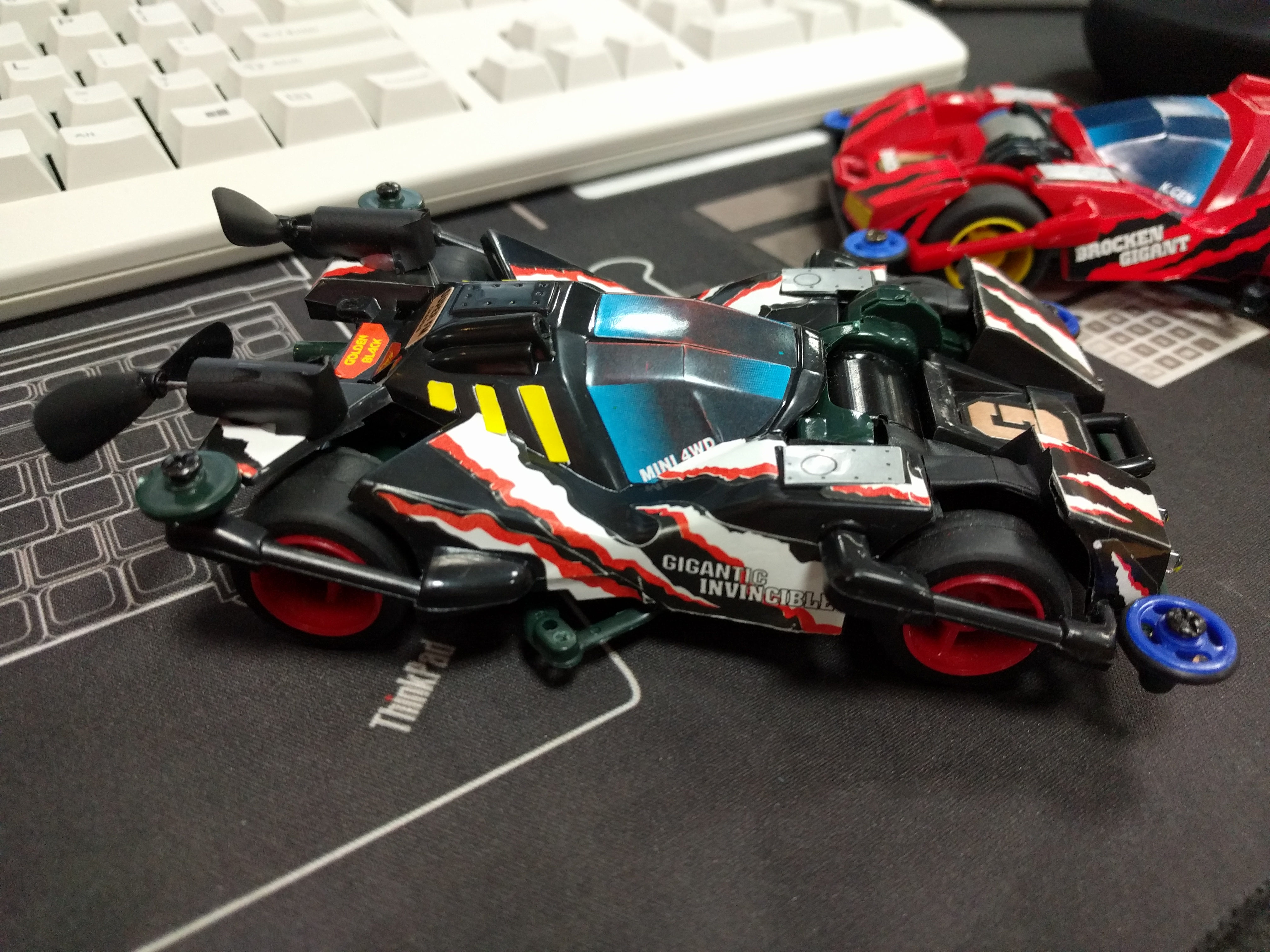 【进击的四驱车】暴改近藤源爱车之黑色巨无霸!