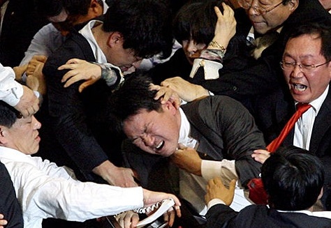 【图看世界各国议会干架照:俄国暴力,日本大亮】-【联想杂谈】论坛