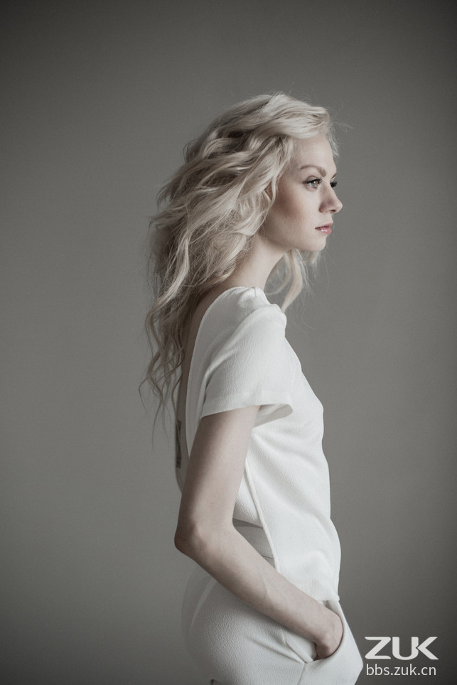 女摄影师anna avilova,来自俄罗斯西伯利亚西部的一座石油城市,秋明