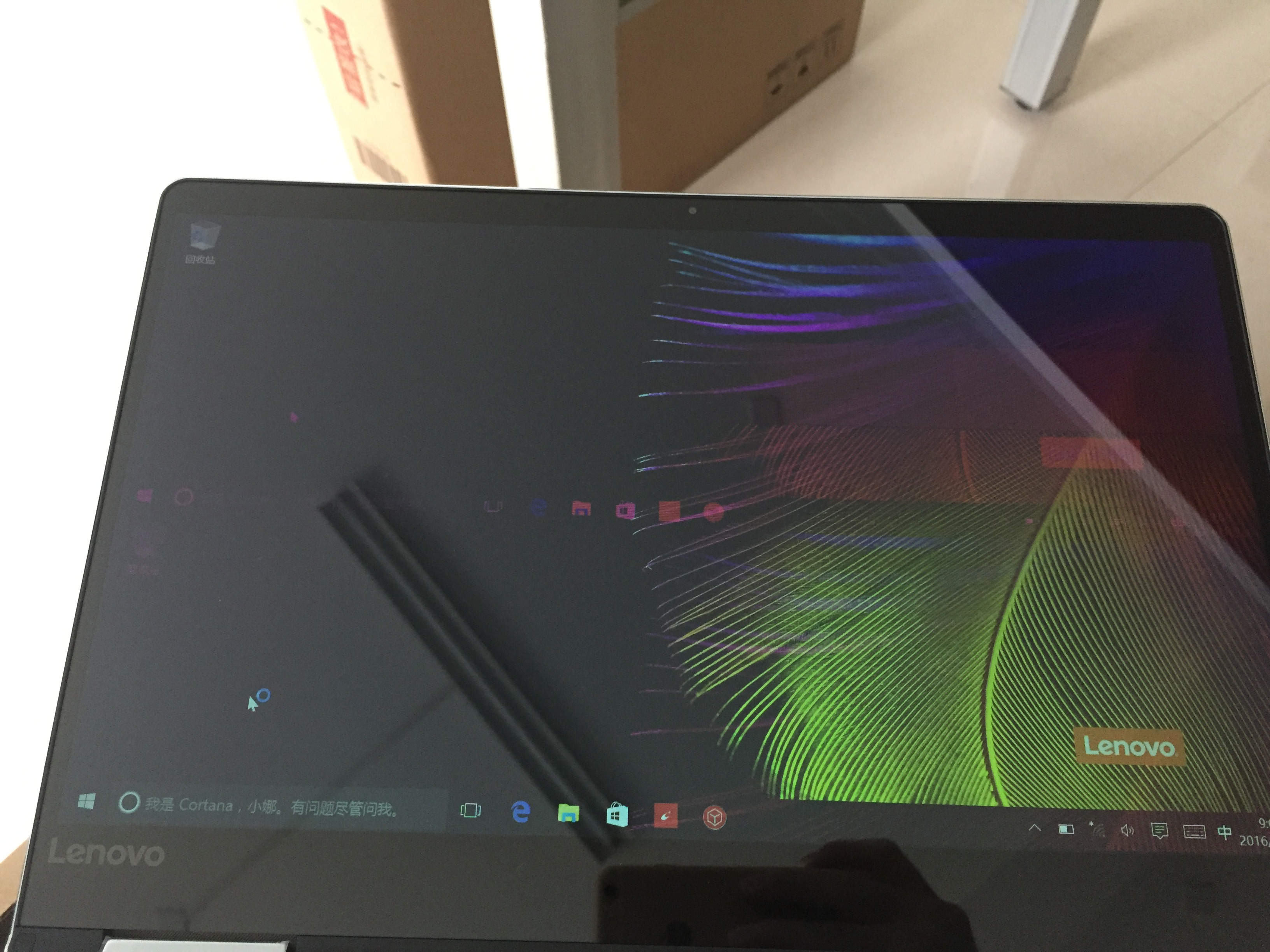 新到的yoga 710-14竟然屏幕有问题!