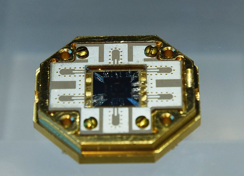 超导量子芯片