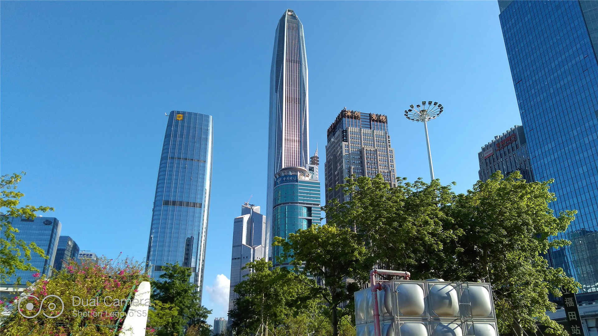 江汉路平安大厦图片