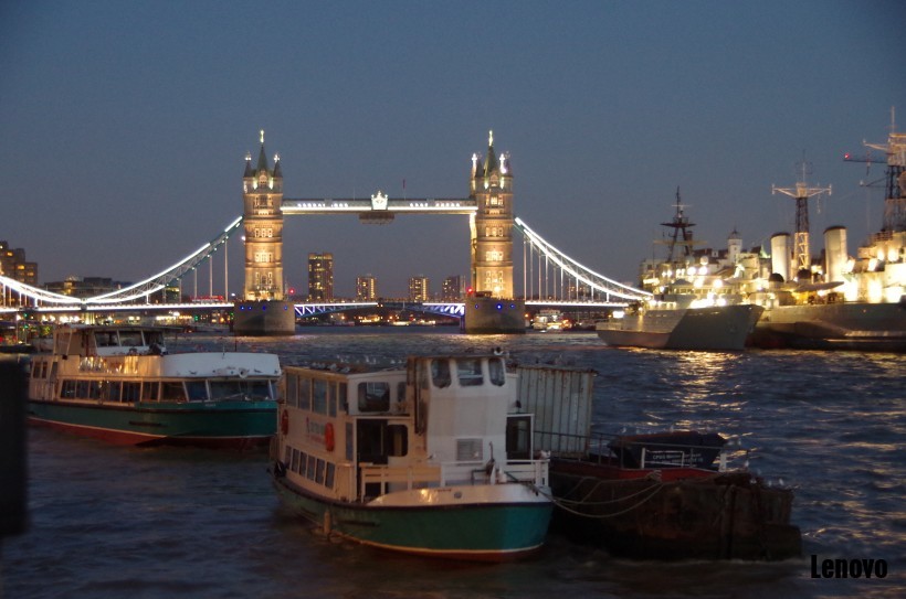 tower_bridge-001.jpg